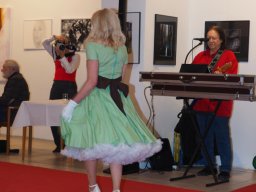 Fashion Show in der Contemplor Galerie Wien am 14. 03. 2024